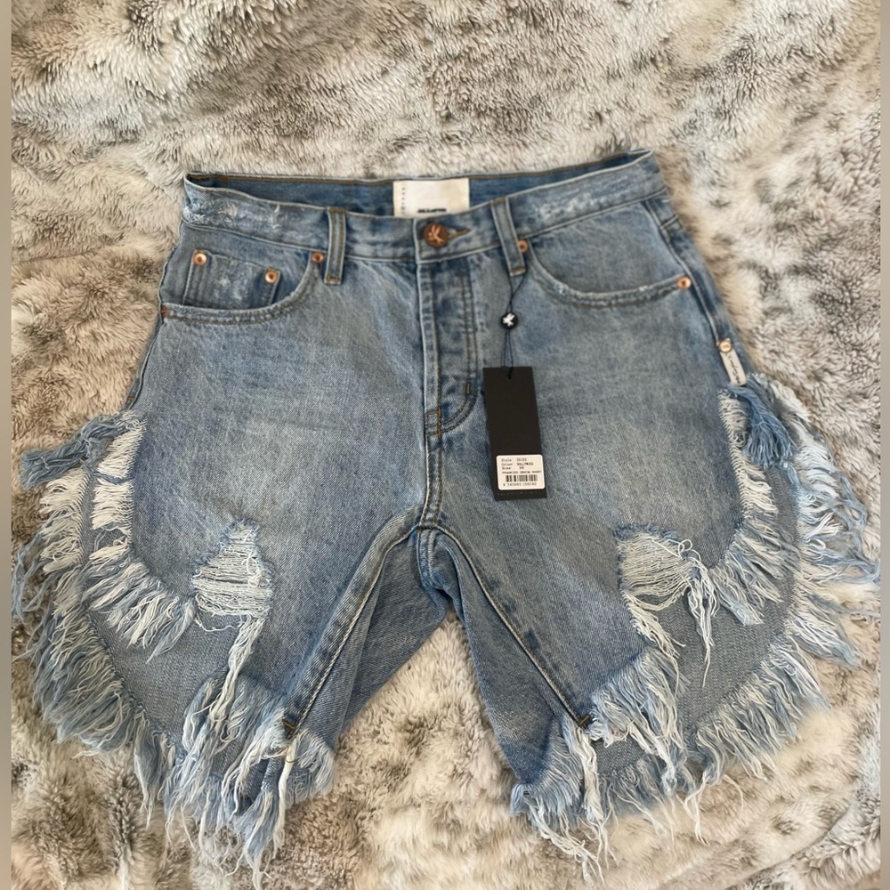 NWT ONETEASPOON DISTRESSED SHORTS, SIZE 26 IN BLUE DENIM
